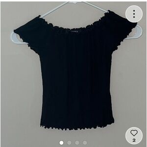 Black ruffle lettuce cropped shirt